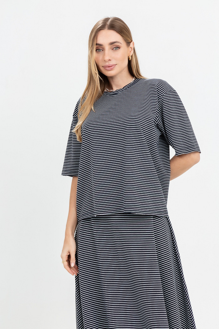 Blusa Listras Manga Curta Modelagem Solta