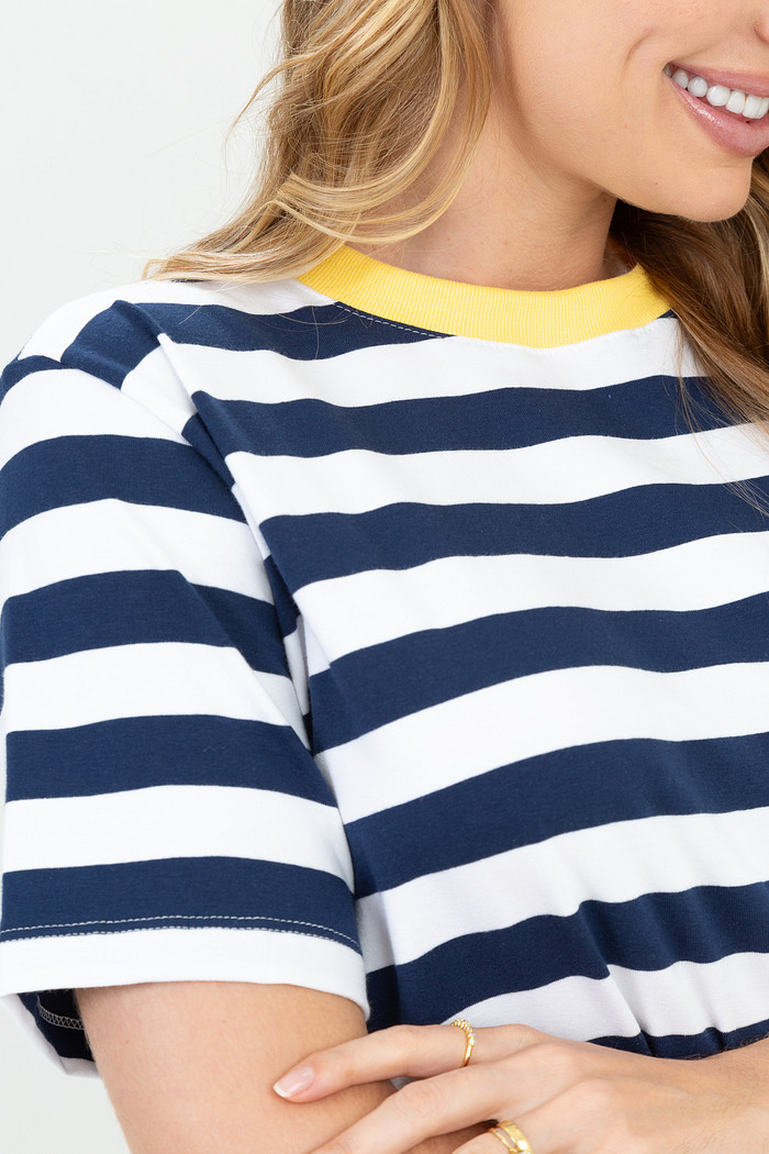 T-shirt Over com Gola de Ribana Colorida