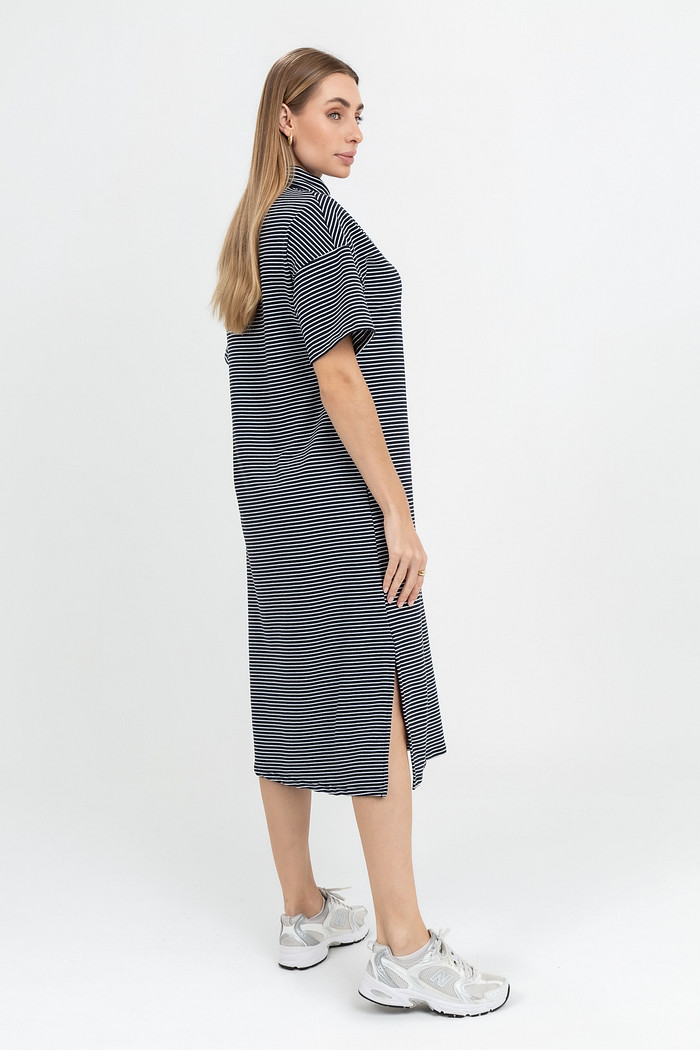 Vestido Viscolycra Gola Boba e Bolsos e Fendas Laterais