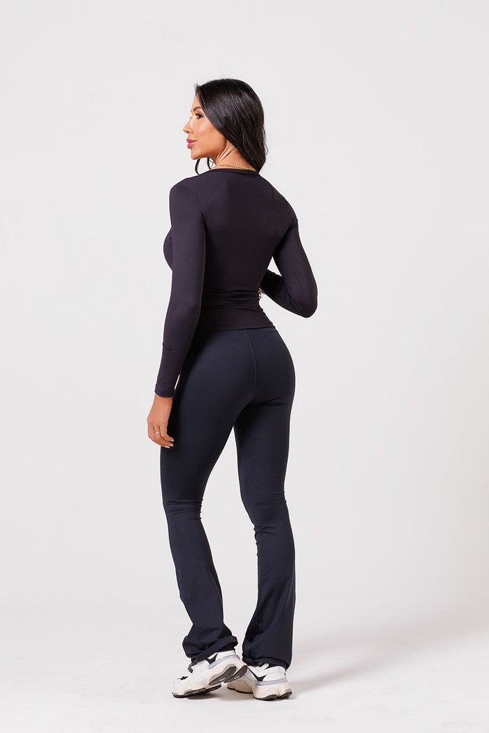 Conjunto Blusa + Legging Flare Preto