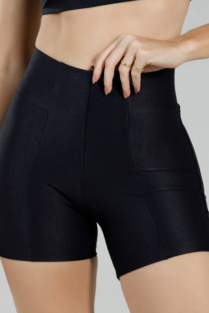 Shorts Canelado Preto