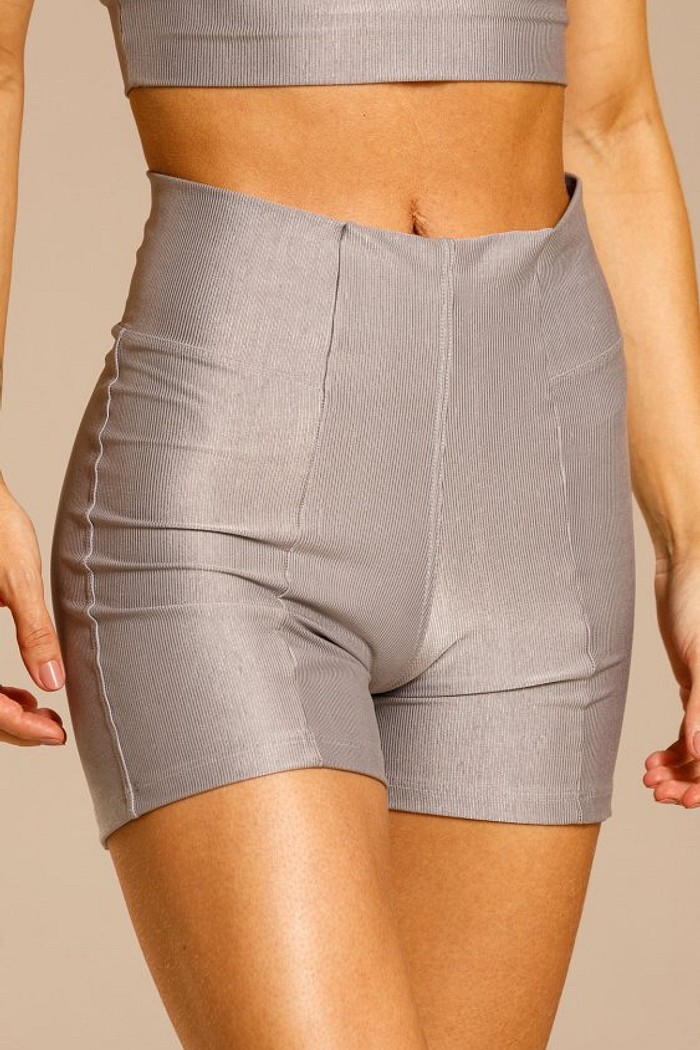 Shorts Canelado Prata