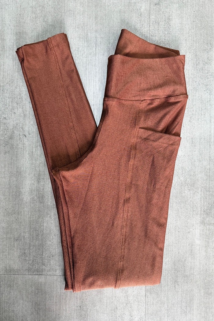 Legging com Bolso Canelado Bronze