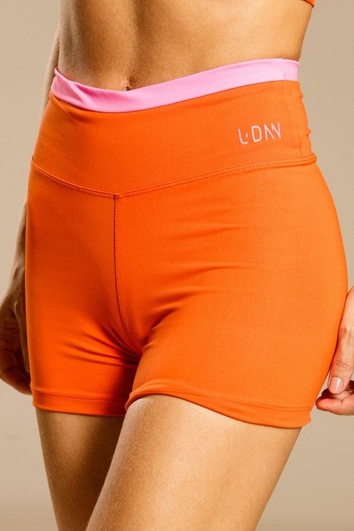 Shorts Madu Laranja e Rosa Chiclete