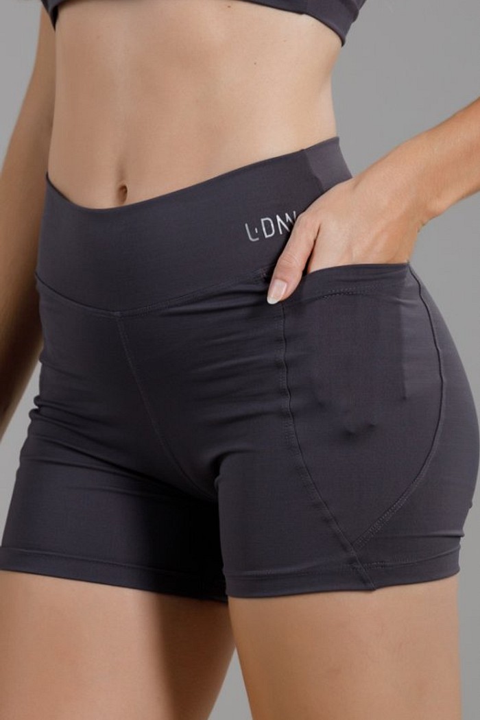 Shorts Isa Cinza Granada