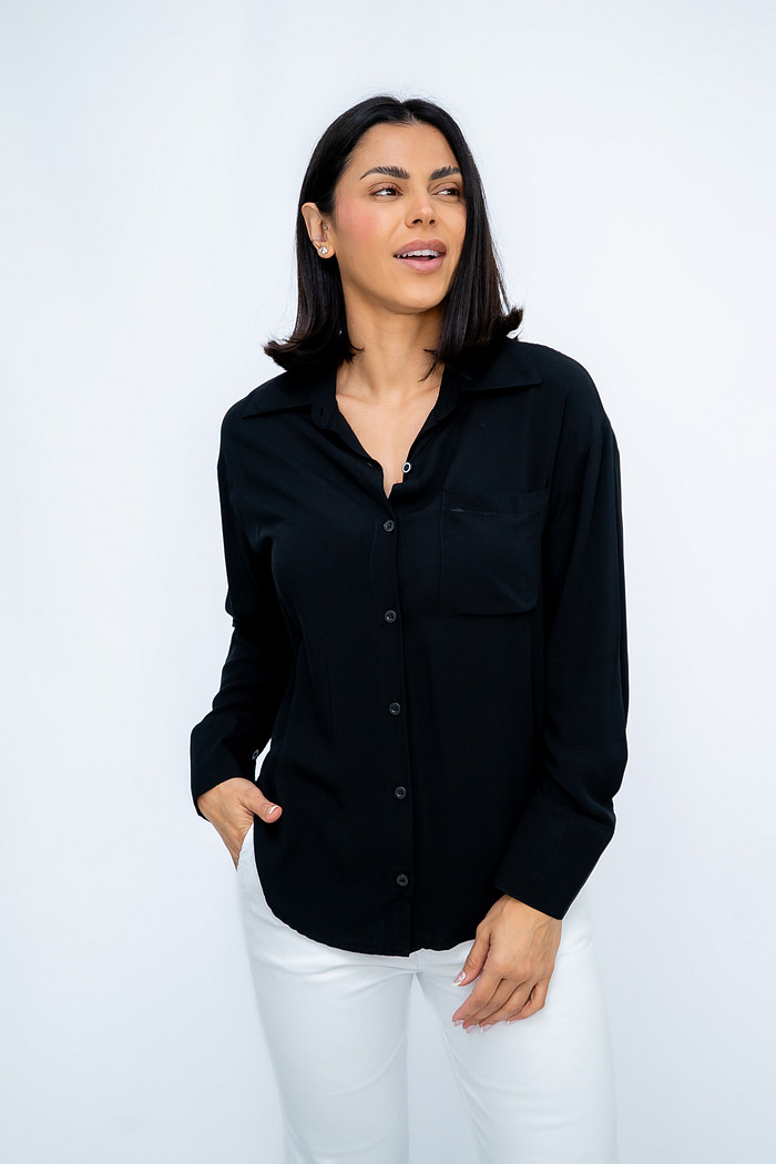 Camisa com Bolso Preta