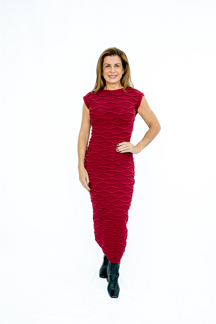 Vestido Midi Tricot Decote Costas Marsala