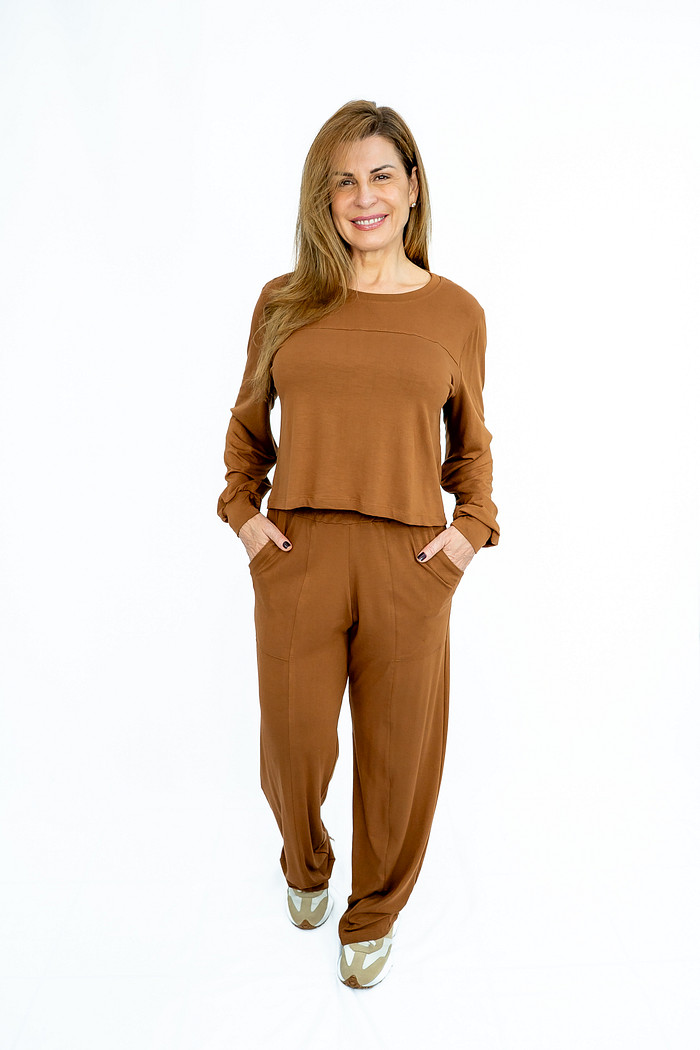 Conjunto  Agasalho Calça Reta Marrom