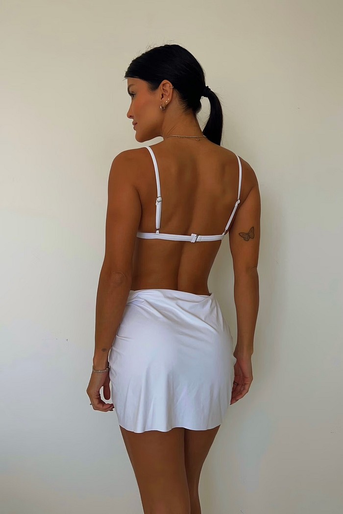 Conjunto: TOP LIS E SAIA LÍVIA WHITE