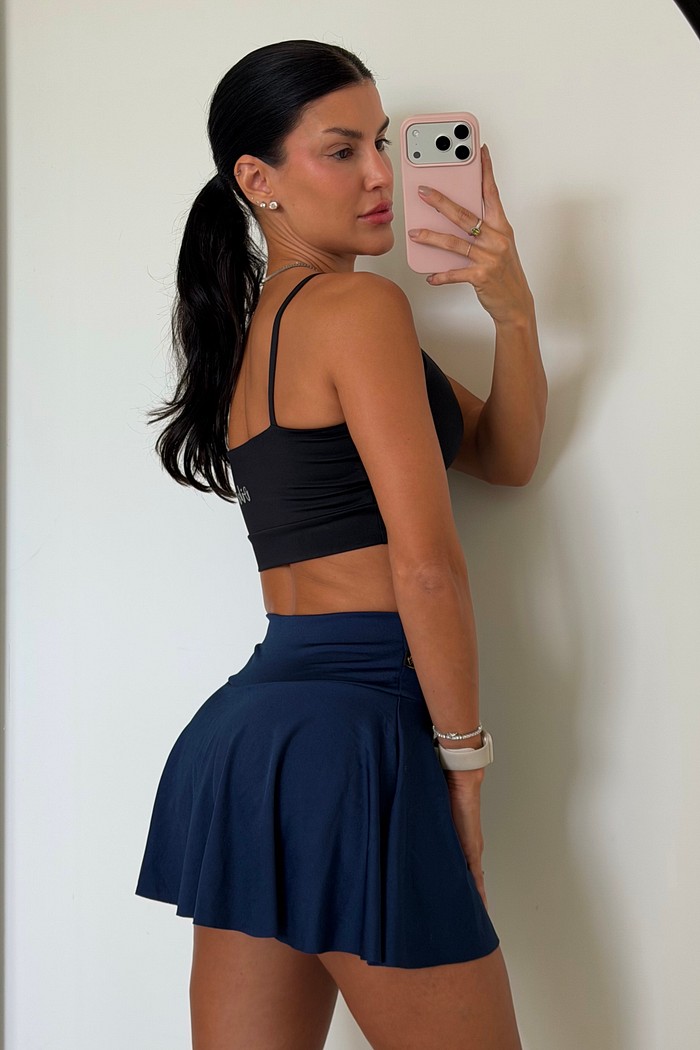 CONJUNTO: TOP FIT BLACK E SHORT SAIA ACTIVE NAVY