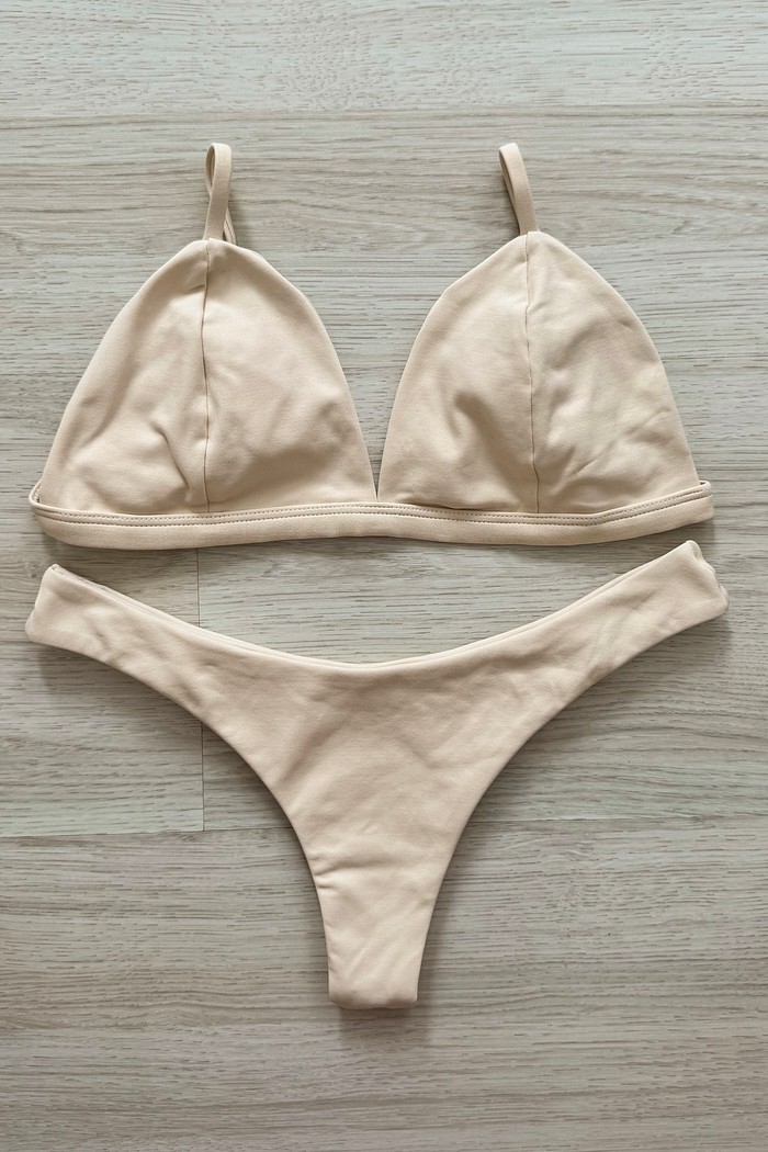 CONJUNTO: TOP KATE E ASA DELTA OFF-WHITE