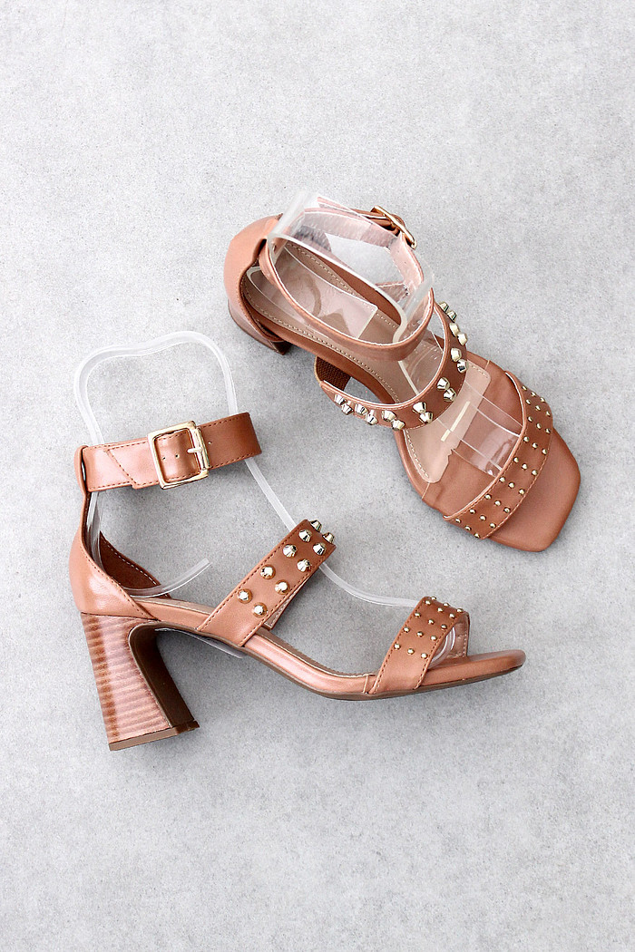 Sandália Mybez Alice com Tachas | Calcanhar Fechado | Salto 7,5cm