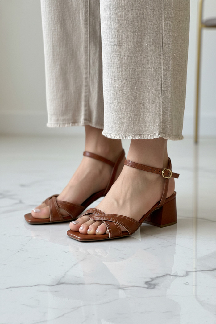 Sandália Mybez Clássica com Salto Baixo