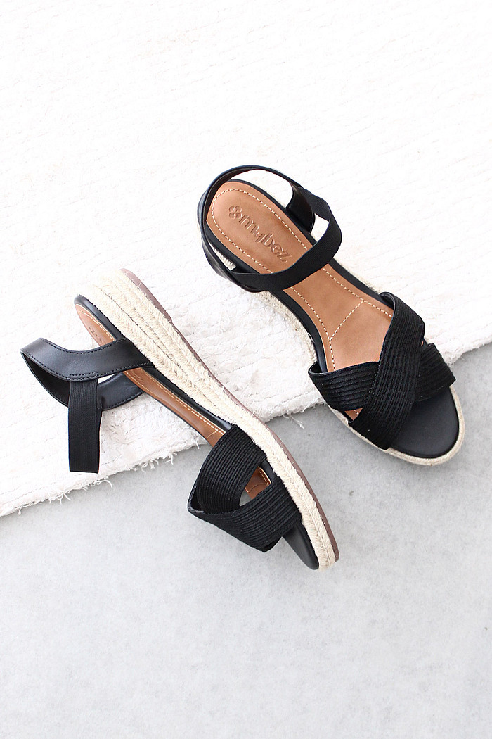 Sandália Anabela Mybez Laura Preta com Tiras Cruzadas e Salto de Corda