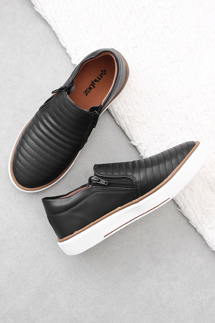 SlipOn Feminino Vivi com Detalhe Matelassê Preto