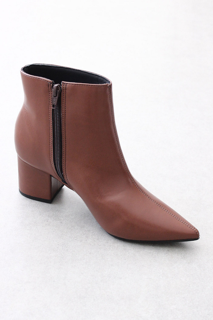 Bota Mybez Tassi Classic de Cano Curto com Salto Bloco e Bico Fino