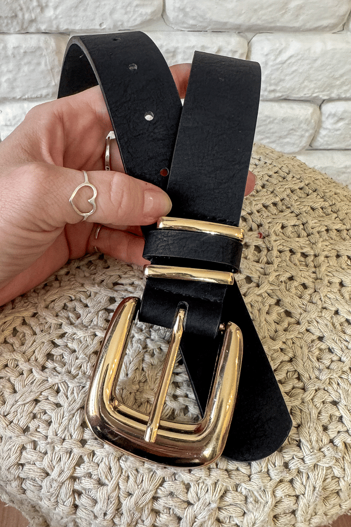 Cinto básico fivela dourada