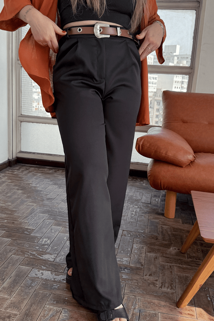 Calça preta em alfaiataria Karen