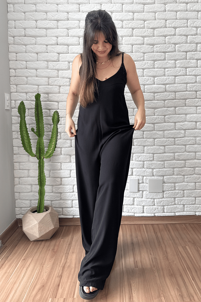 Macacão Jully Preto - Alongado