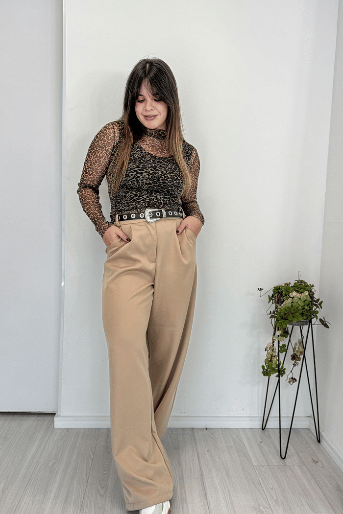 Blusa de tule animal print onça