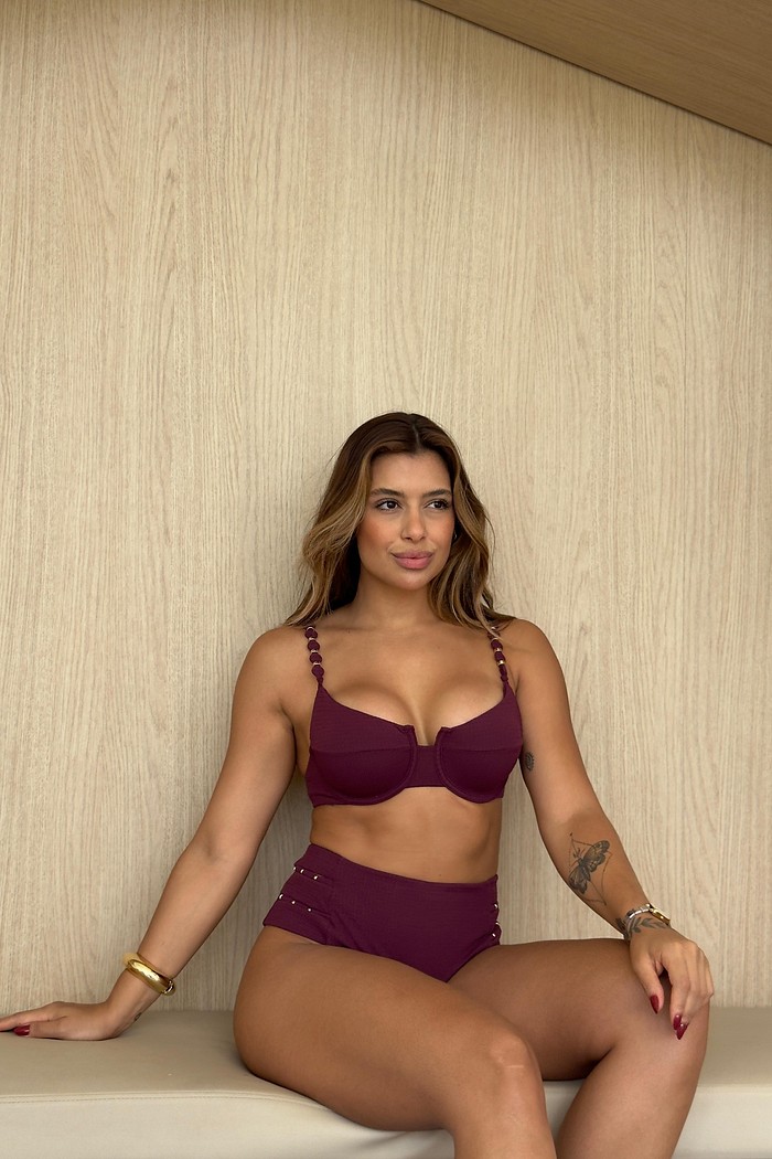 Conjunto Aro Retrô Sofie com Hot Pants Luz - Beterraba