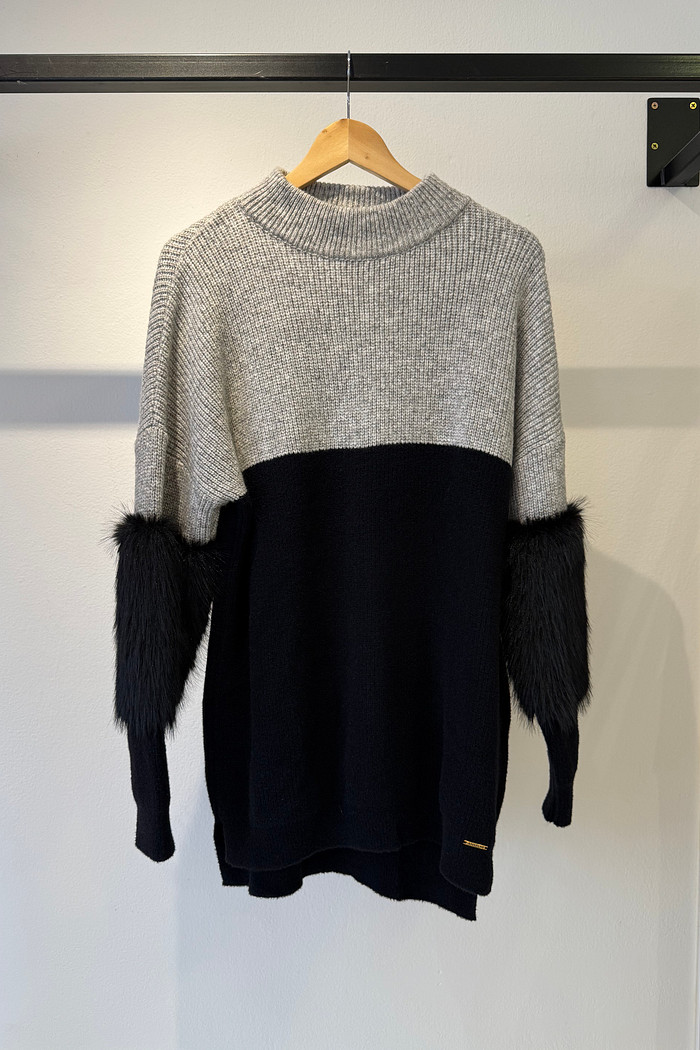 Blusa com Pêlo na Manga Stefanie