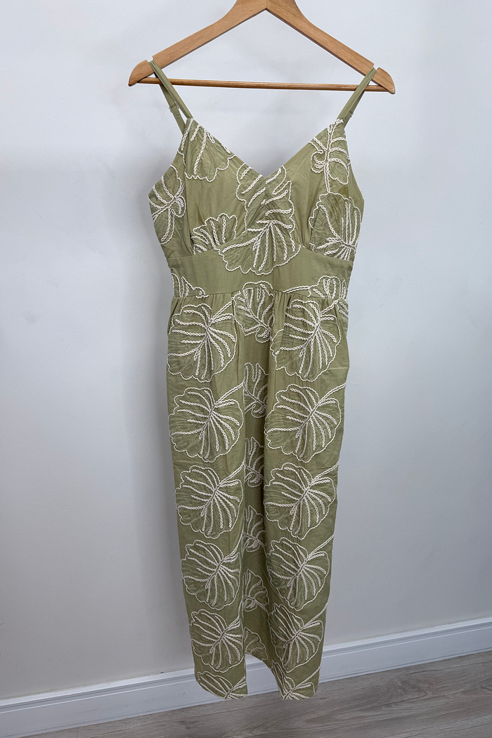 Vestido Midi Bordado Jade