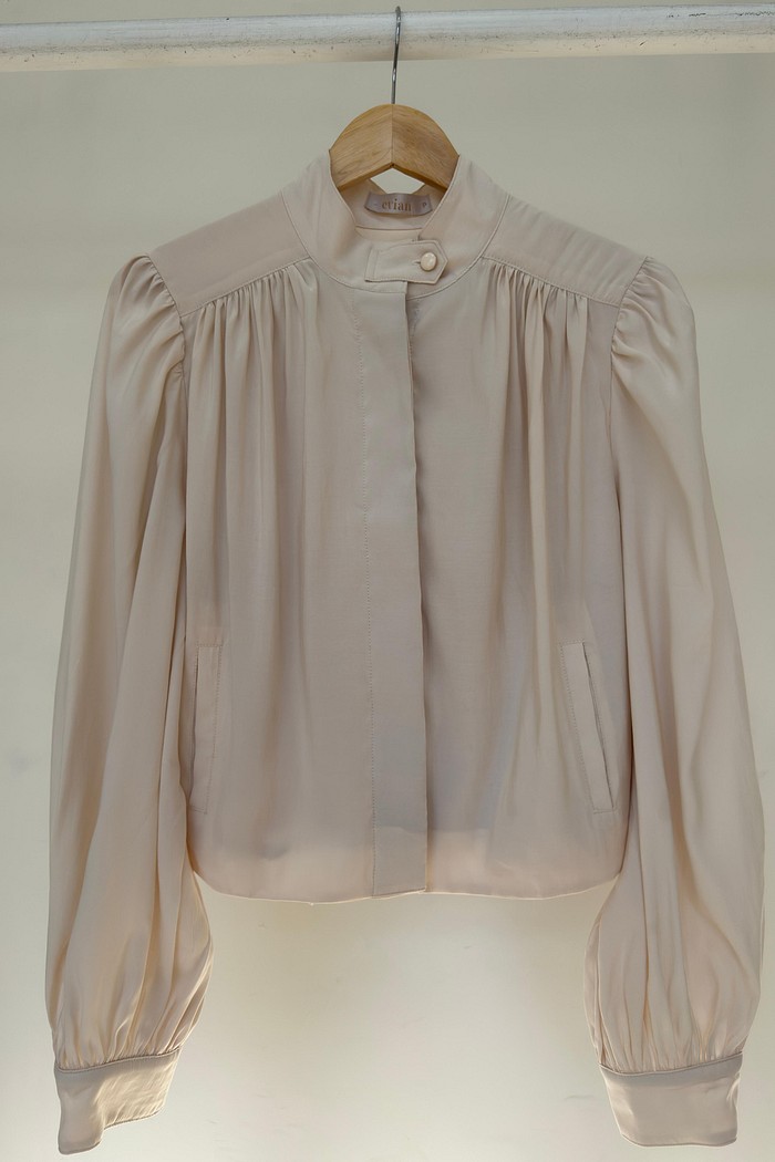 Jaqueta de Pregas Magnólia