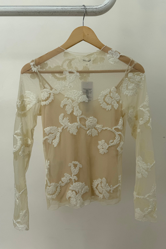 Blusa Bordada Beatriz