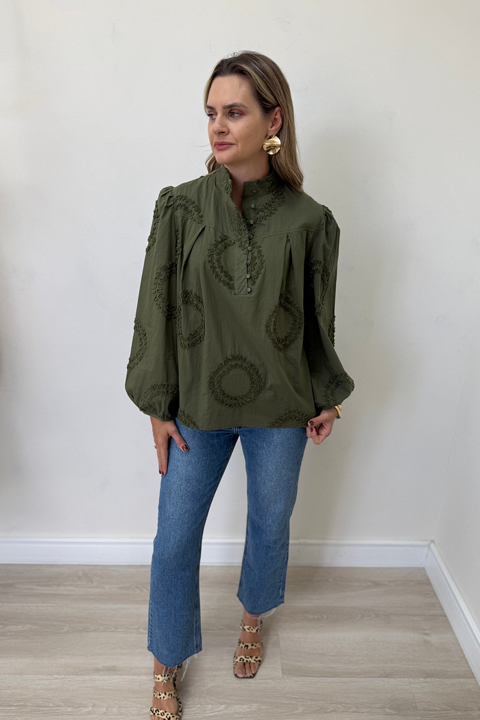 Bata Bordada Melissa