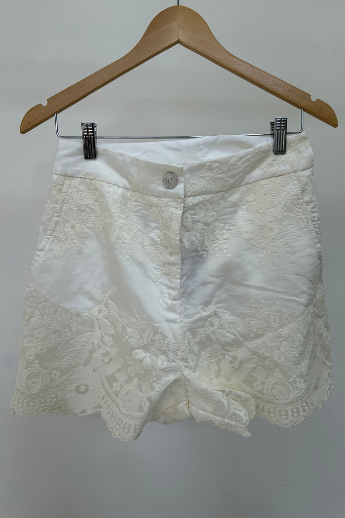 Shorts com Bordado Isadora