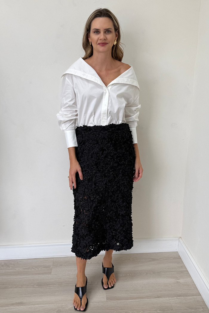 Saia Reta Bordada Flora