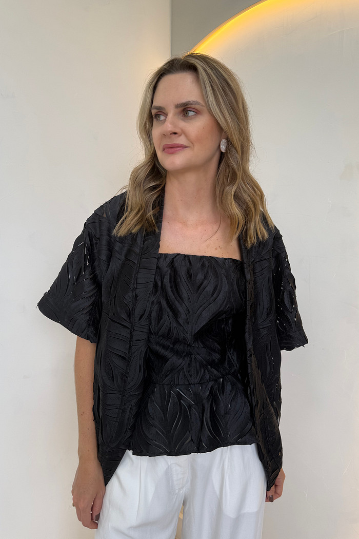 Blusa de Tule e Peplum Denise