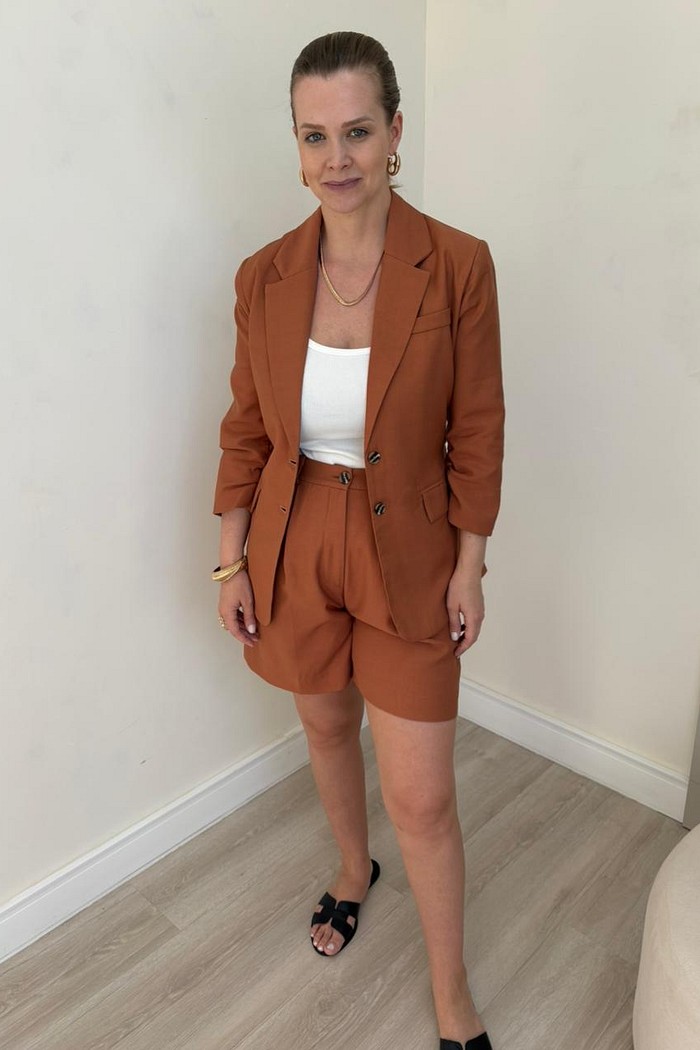 Bermuda em Liocel Alexandra