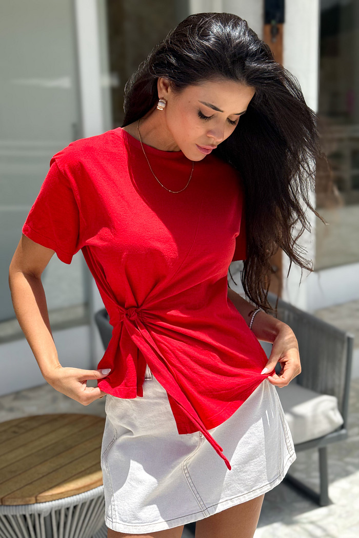 T-shirt Feminina Paloma Detalhe Frontal Transpassado Vermelha