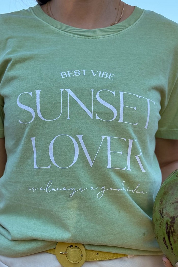 Camiseta T-shirt feminina Sunset cor verde chá (T-shirt estonada)