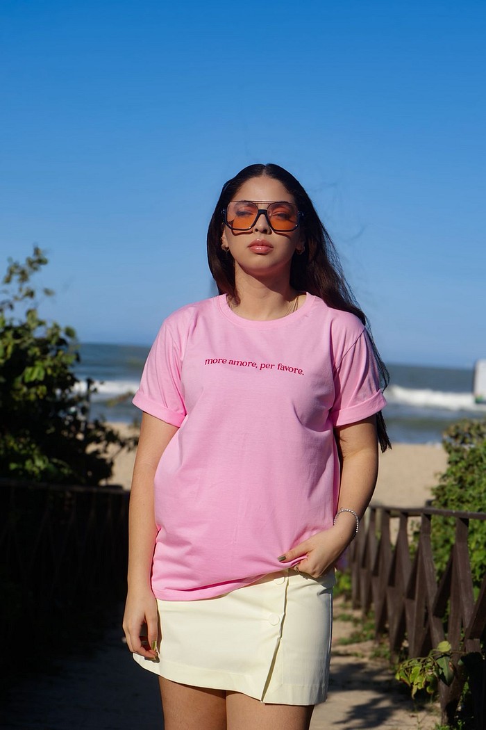 Camiseta T-shirt feminina Donatella cor rosa candy