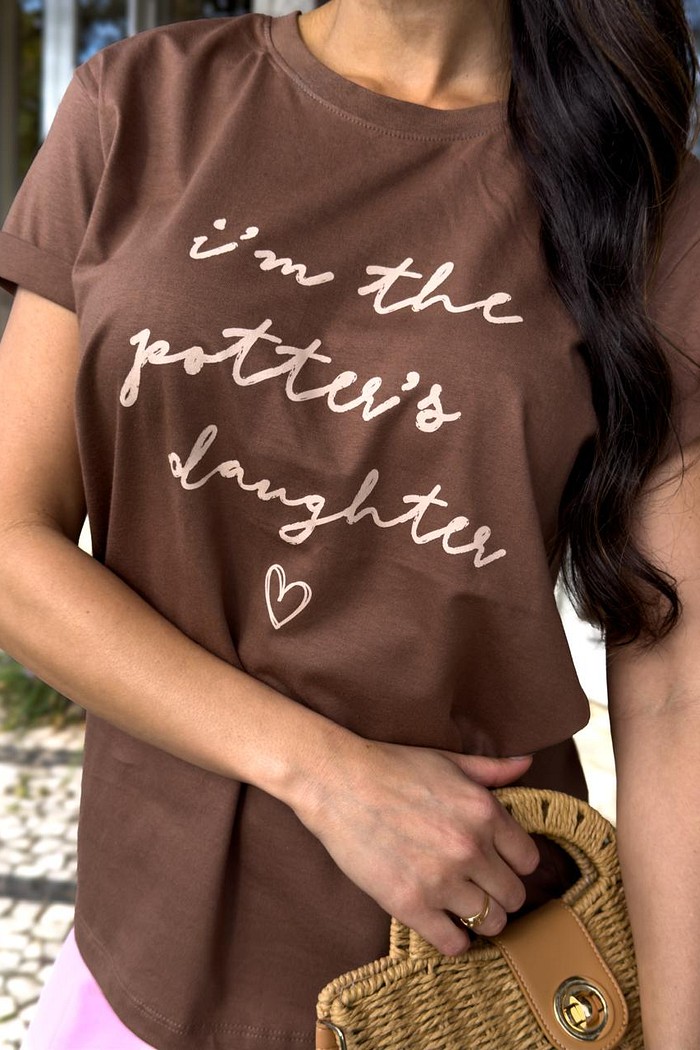 Camiseta T-shirt feminina Gabriela cor cacau