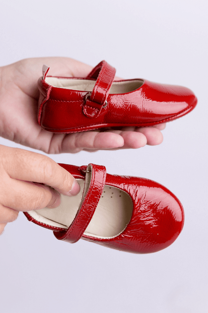 SAPATILHA BEBÊ JÚLIA VERMELHO VERNIZ