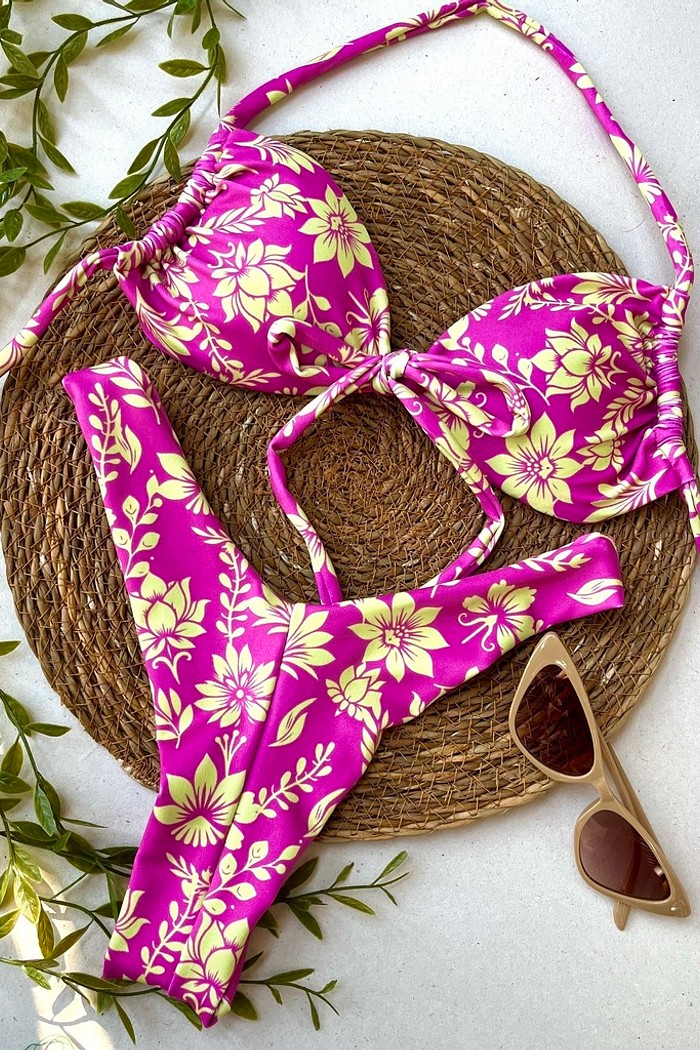 Biquíni Cortininha e Asa delta Liberdade