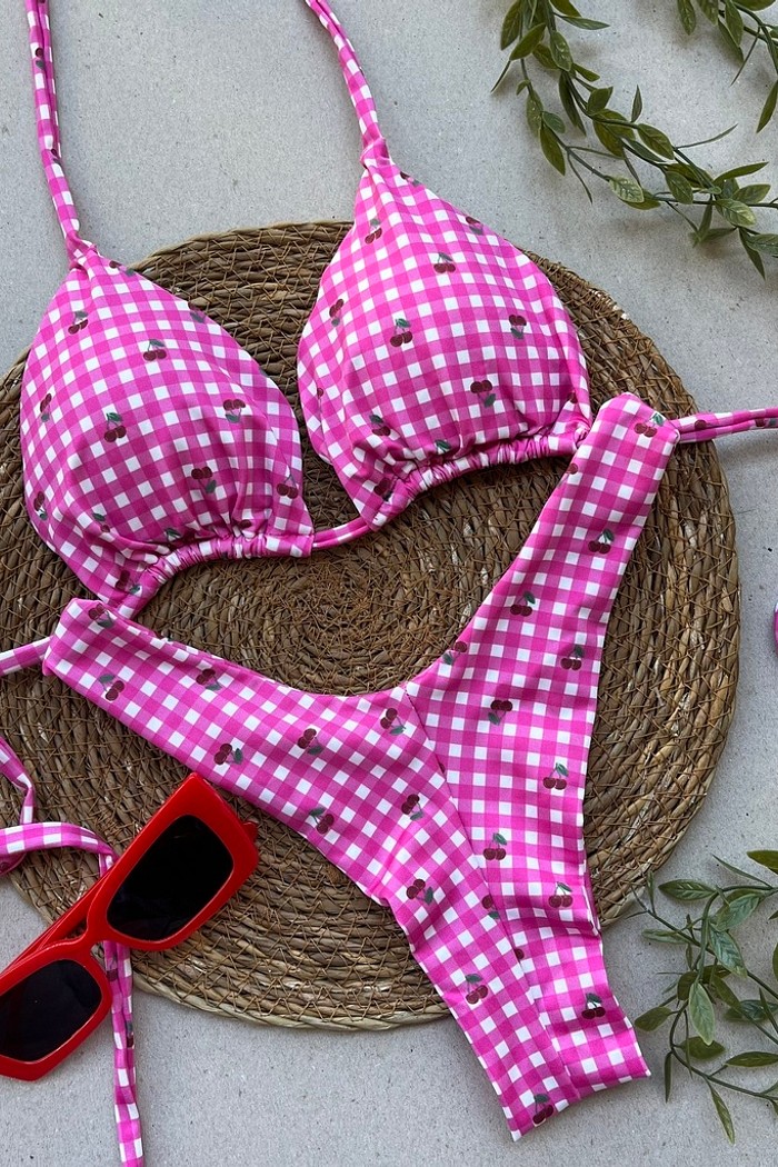 Biquíni Cortininha e Asa delta Cerejinha