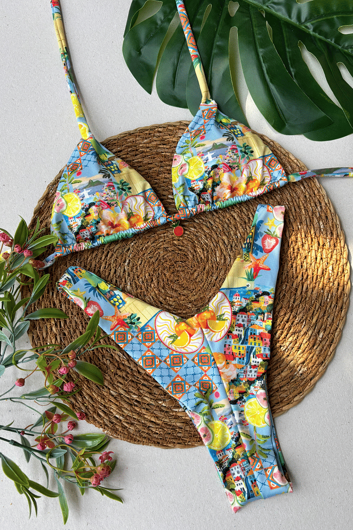 Biquíni Joaquina Cortininha e Asa delta