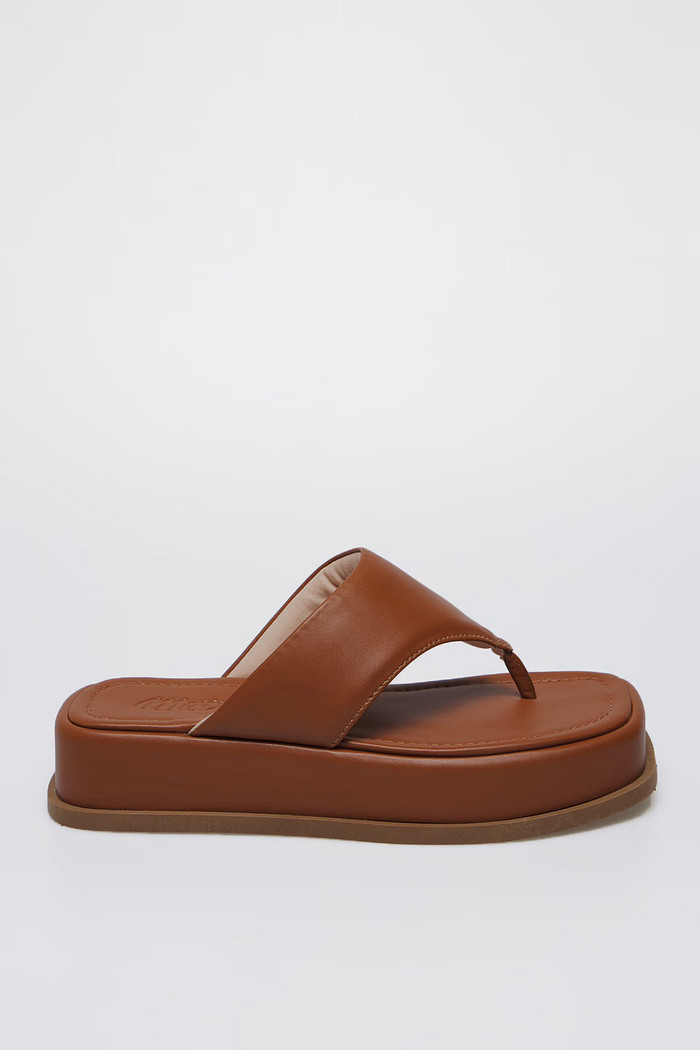 Flat Lívia Caramelo