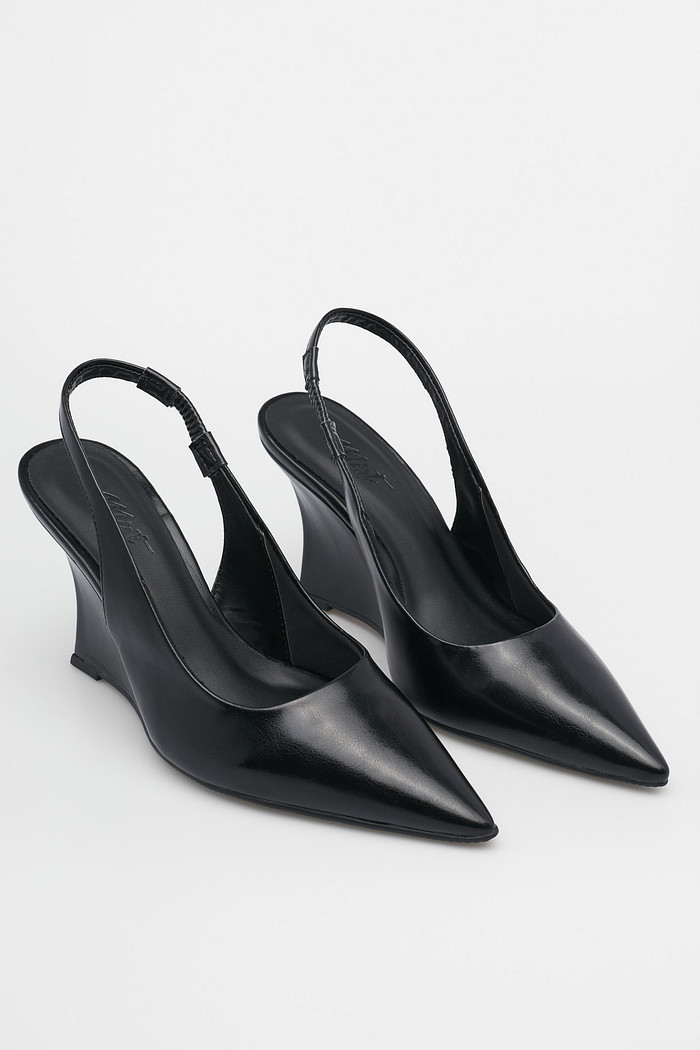 Scarpin Slingback  Renata Preto