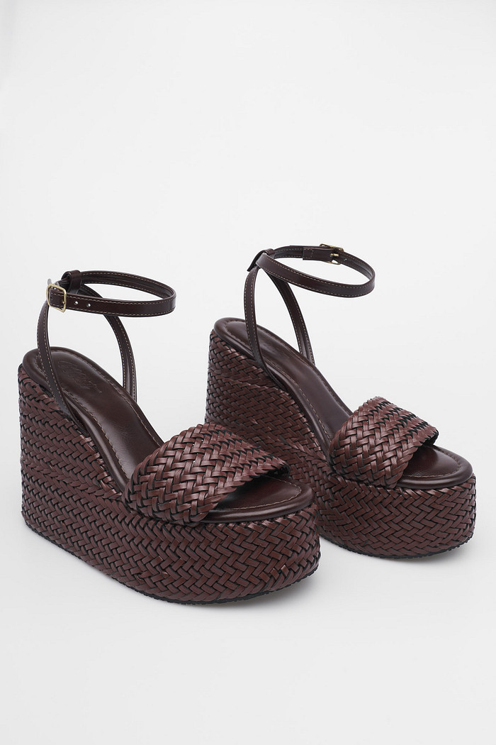 Sandália Greta Marrom Plataforma Anabela
