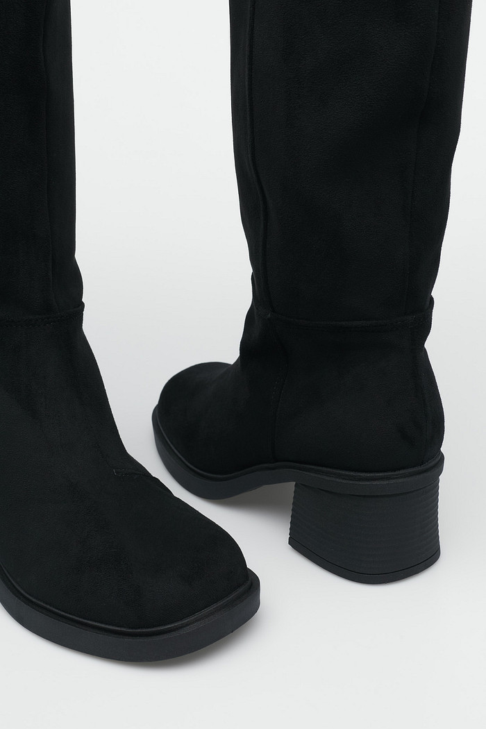 Bota Cano Alto Emily Preto