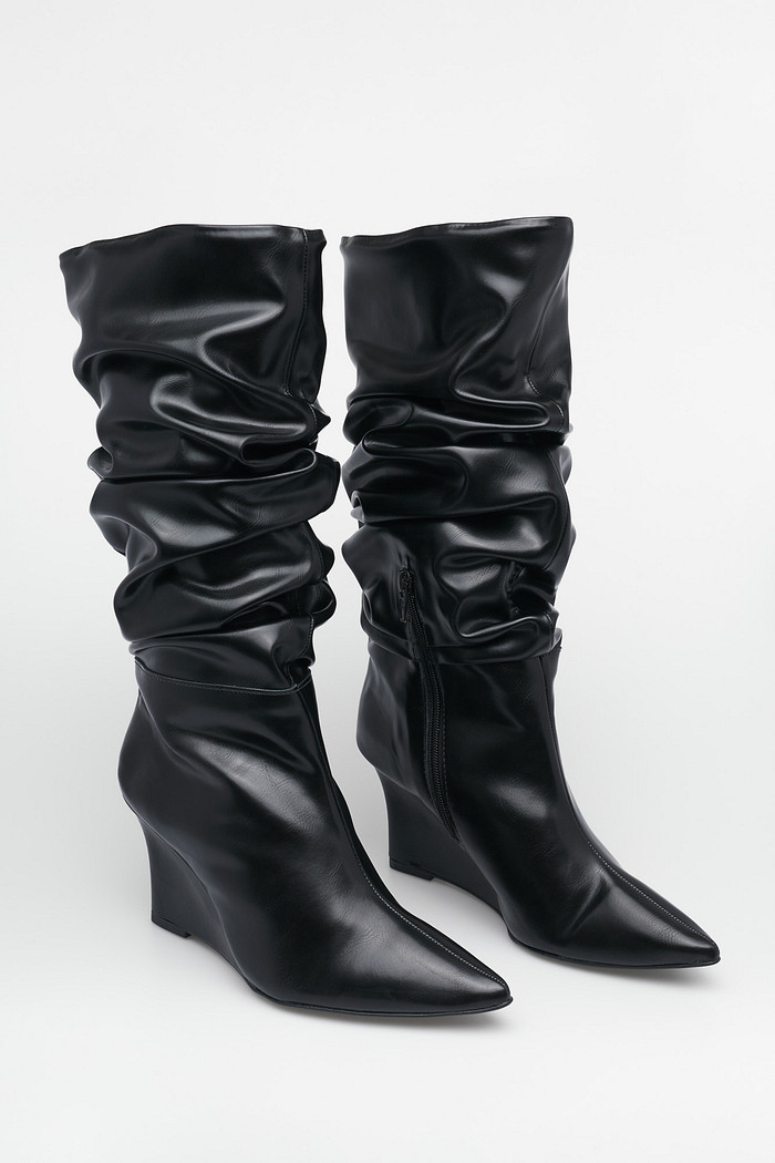 Bota Slouchy Thaise Preta