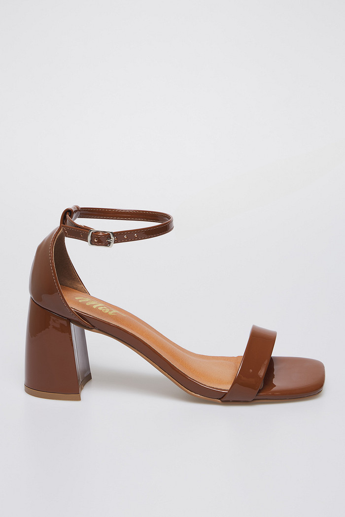Sandália Mirela Café