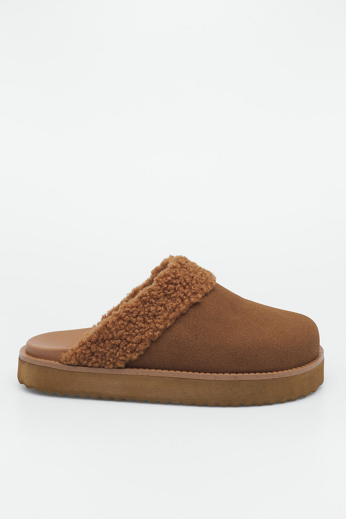 Mule Clog Taís Caramelo