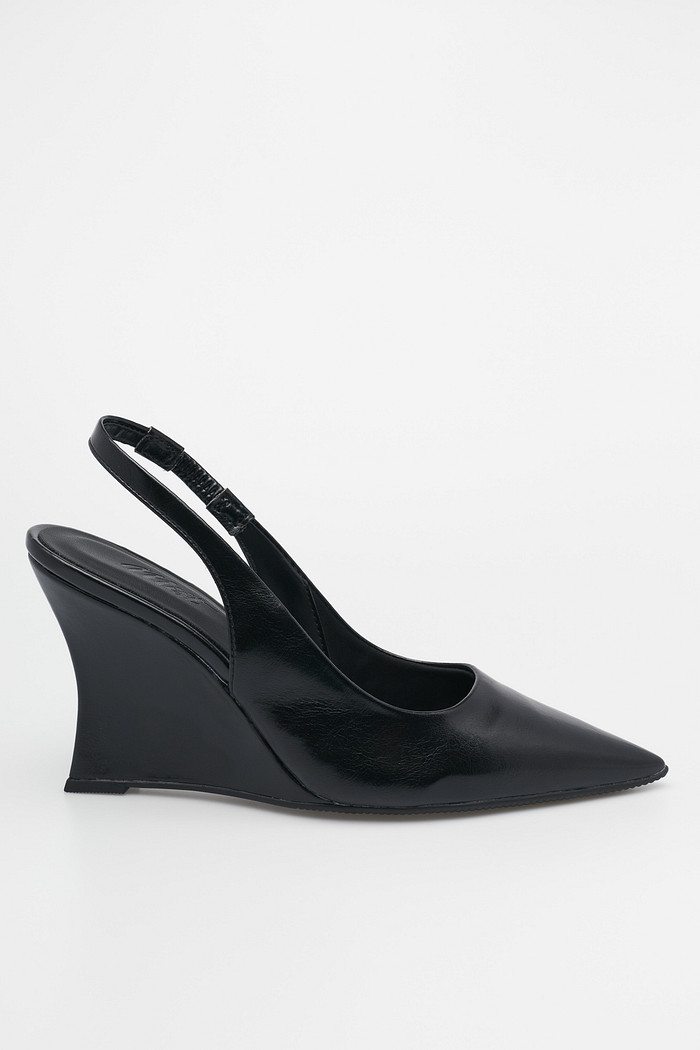 Scarpin Slingback  Renata Preto
